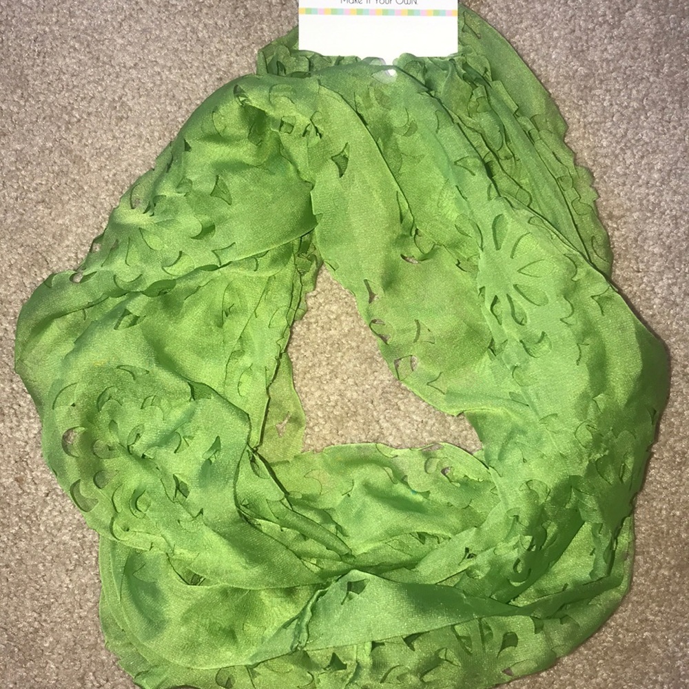 BRAND NEW Infinity Scarf